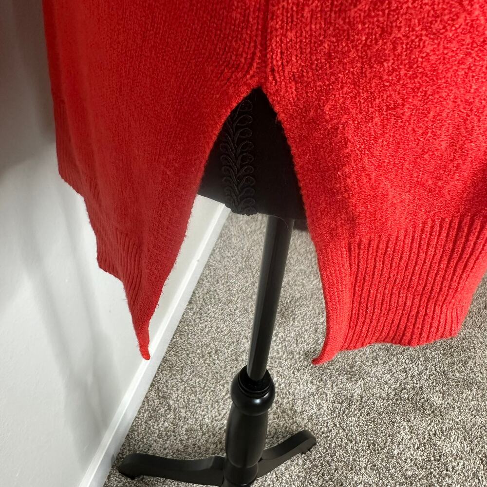 Tahari Women’s Viscose Blend Longline Crewneck Sweater Red | Size Large New - Picture 3 of 14
